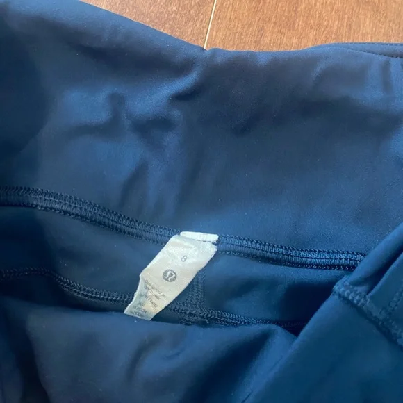 Lululemon Women leggings fast & free size 8 - Picture 4 of 5